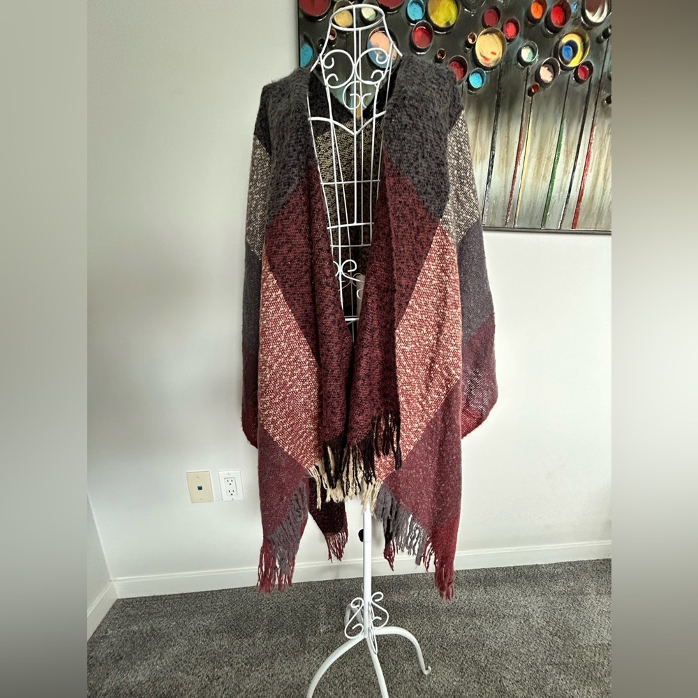 Cosy plaid knit wrap , Mavi brand, for the chilly weather